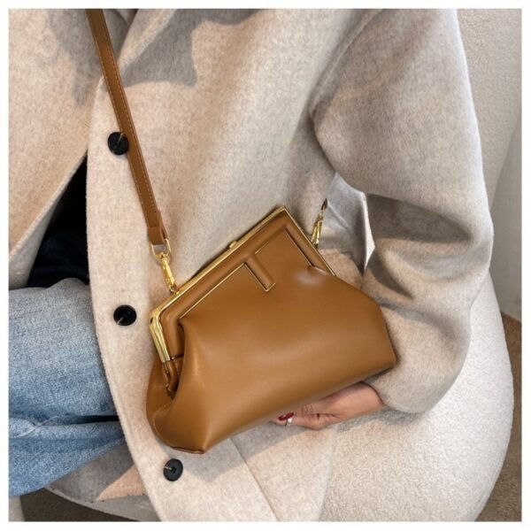 001-35 FEMALE PURSE - Image 7