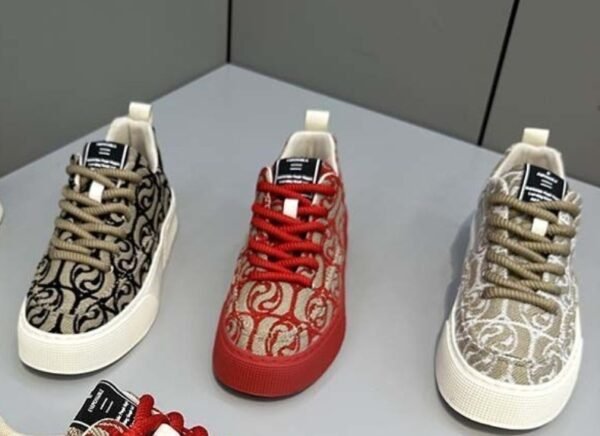 00 New Trend Fashion Sneakers