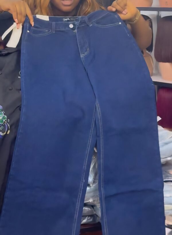 00 Female Jeans